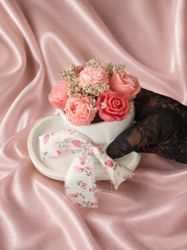 Blush Rose Bouquet Candle